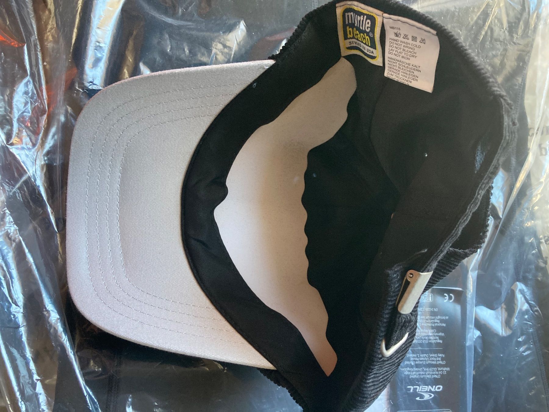 Chapeaux, bonnets & casquettes: Cap Hut Schwarz – Neuf avec emballage d'origine à Aarwangen par to-hirschi 1