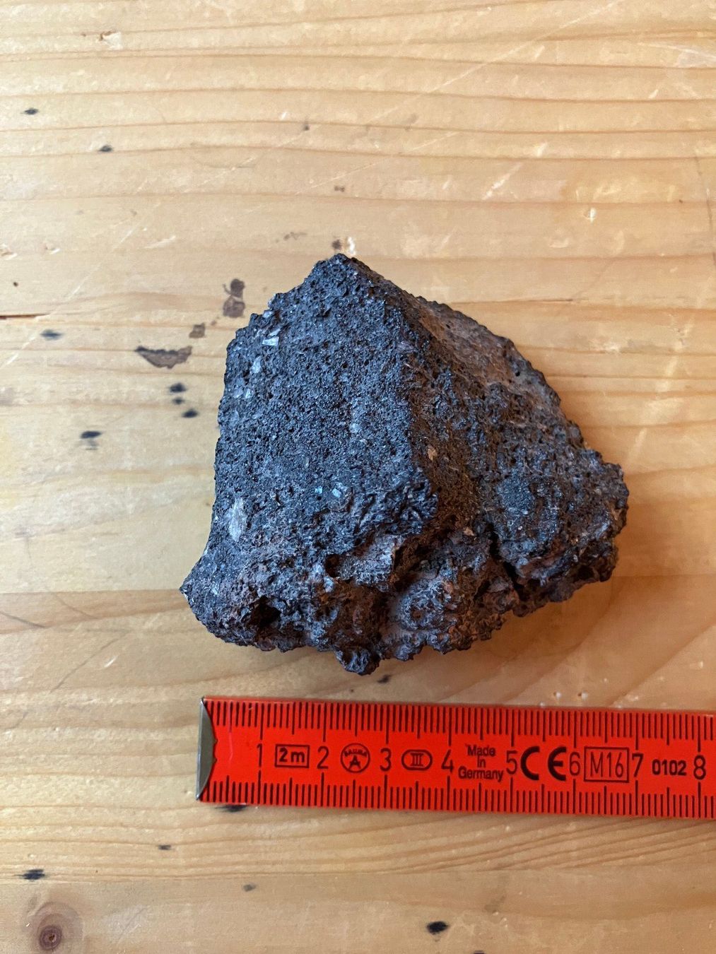 Minerali & Pietre curative: Vulkanstein aus Costa Rica – Usato da Schönenwerd venduto da Tomair 1