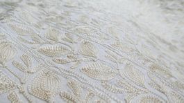 älteres Stoffstück mit Blumenmuster creme/beige