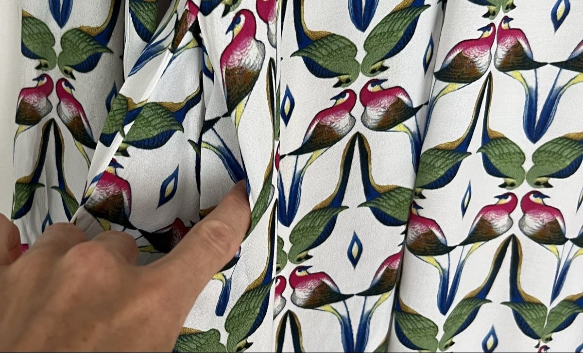 Robes: Kleid mit Vogelprint Grösse S  – Neuf (Voir description) à Uster par Family_Boutique 4
