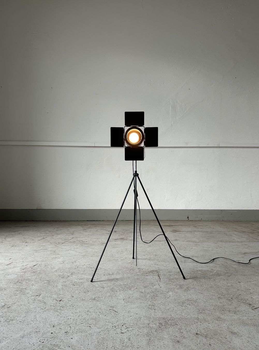 Lampade: Vintage Stehlampe – Usato da Zürich venduto da frauflufelberg