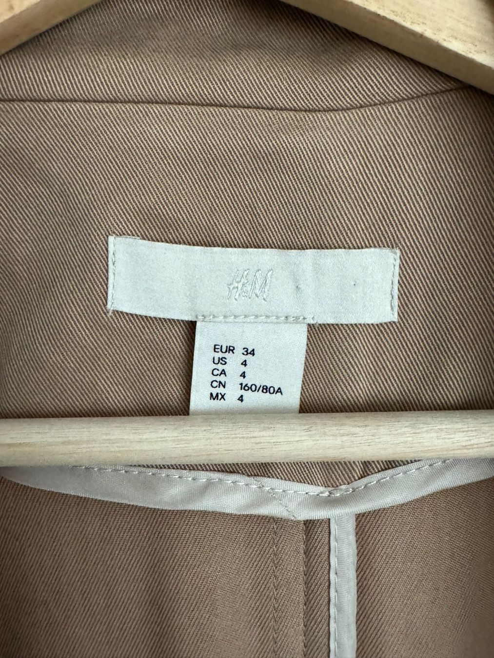 H&M Cappotti: Damen Trenchcoat H&M – Usato da Kilchberg ZH venduto da Mikhail83 2