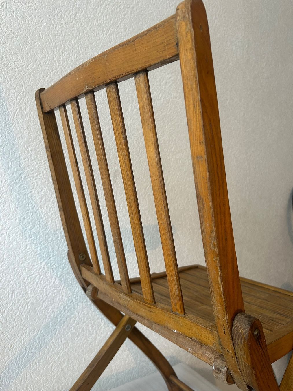 Stühle: Vintage - Holz Klappstuhl – Gebraucht aus La Chaux-de-Fonds von jacq_LaTsch0 2