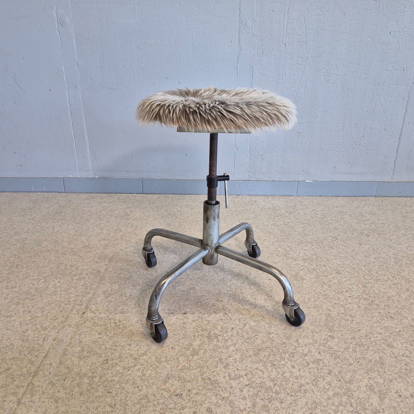 Sgabelli: Vintage Rollhocker Werkstatthocker Hocker Stool – Usato da Nottwil venduto da Wondewa-Shop 8