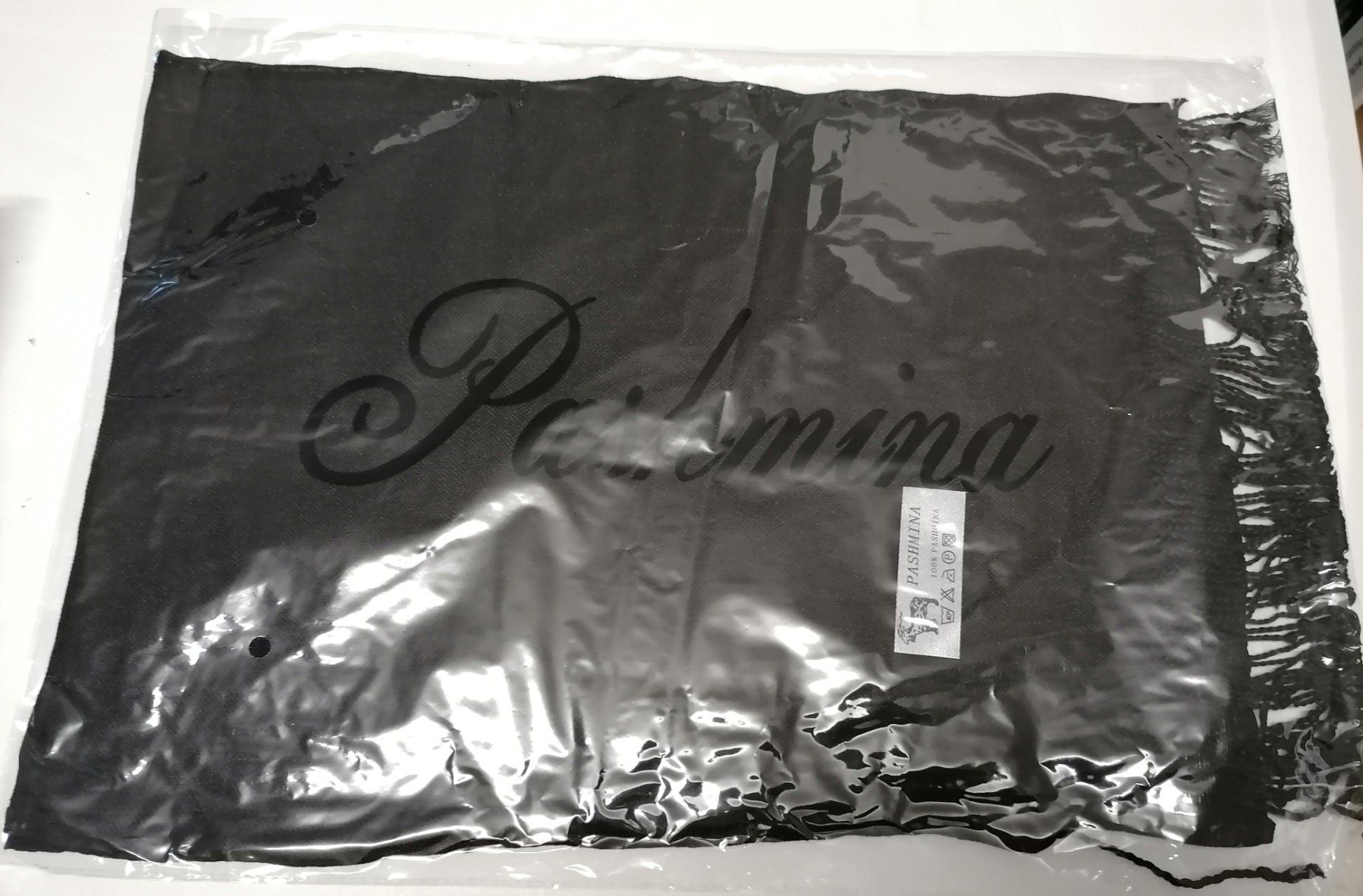 Foulard & Sciarpe: Weiche Pashmina Schal schwarz – Nuovo e nell'imballaggio originale da Zollikofen venduto da Blackie