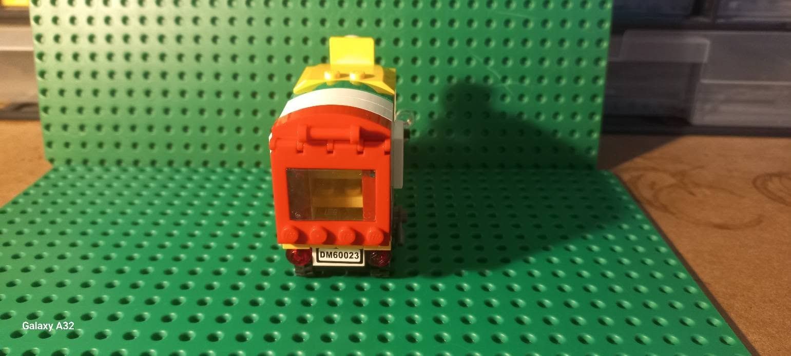Lego Spielzeuge: Le livreur de pizza Lego – Gebraucht aus La tour de treme von Legocreation82 4
