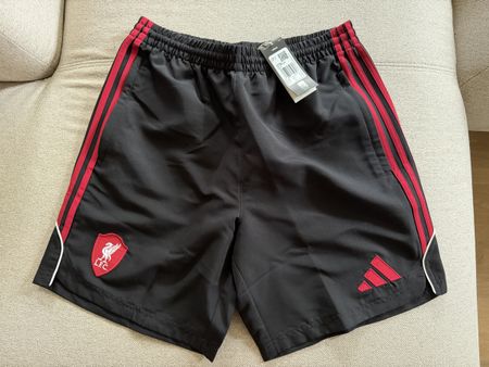 Original et neuf - Short de sport Adidas Liverpool FC