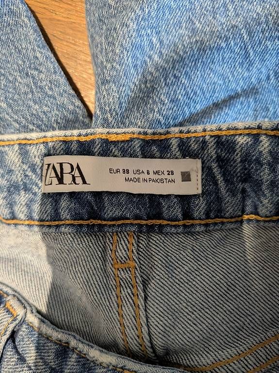 Jeans: Mom Jeans  – Usato da Flums venduto da tin_zk28 1
