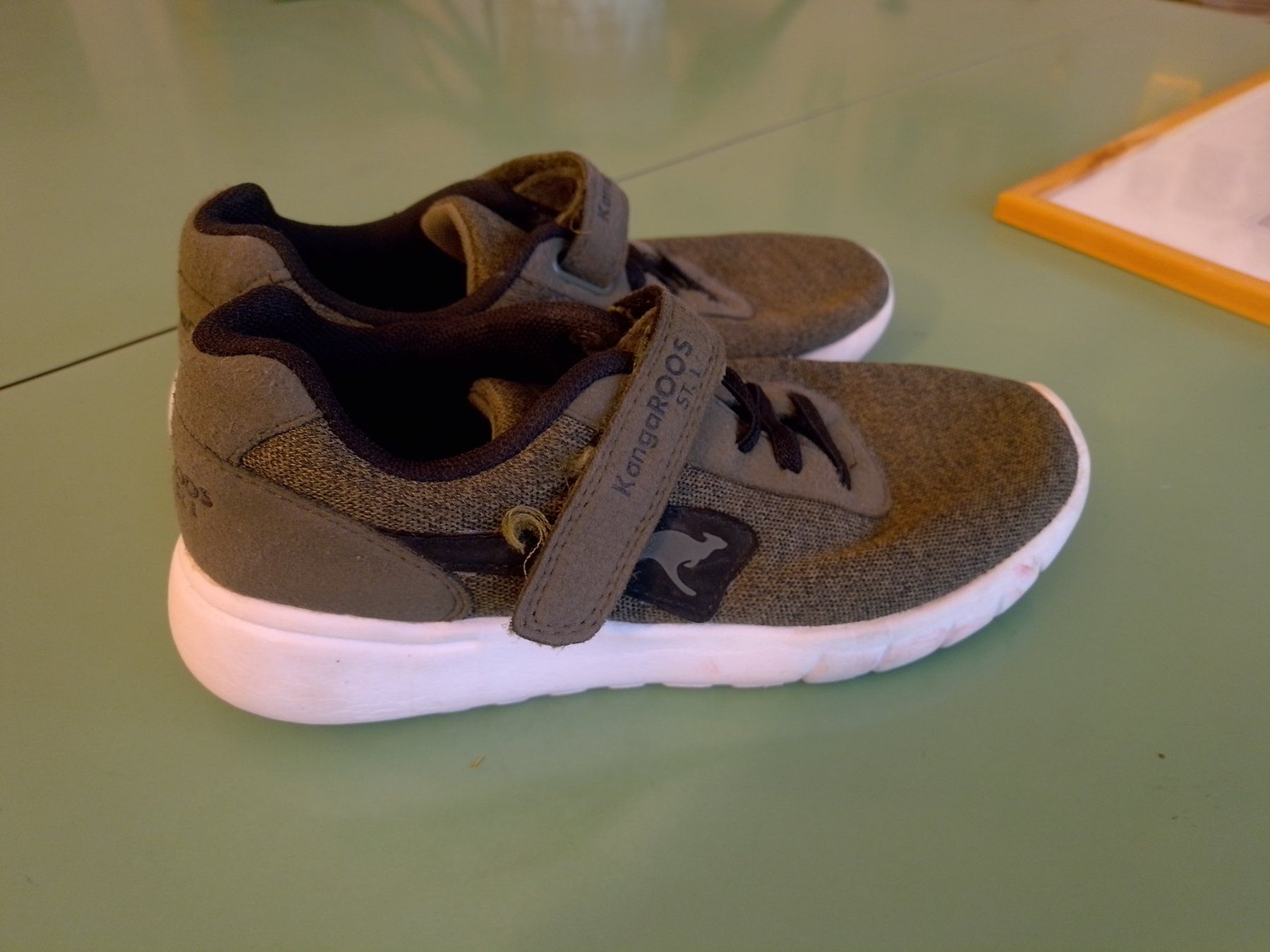Chaussures garçon: Baskets 33 – D'occasion à Fribourg par mar_z757