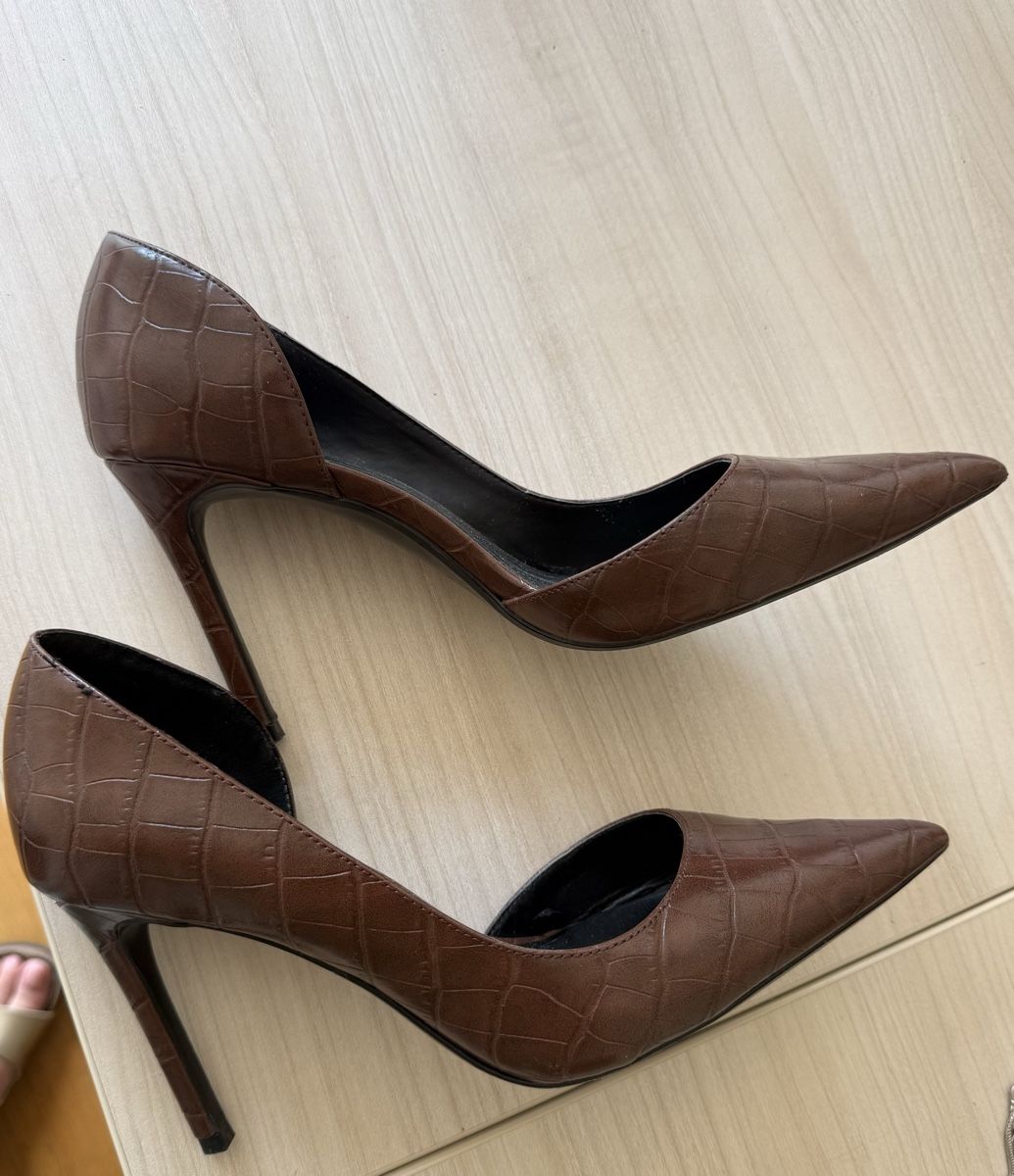 Mango Chaussures femmes: Escarpins marron effet croco T. 39 – D'occasion à Châtelaine par Nilufer777 1