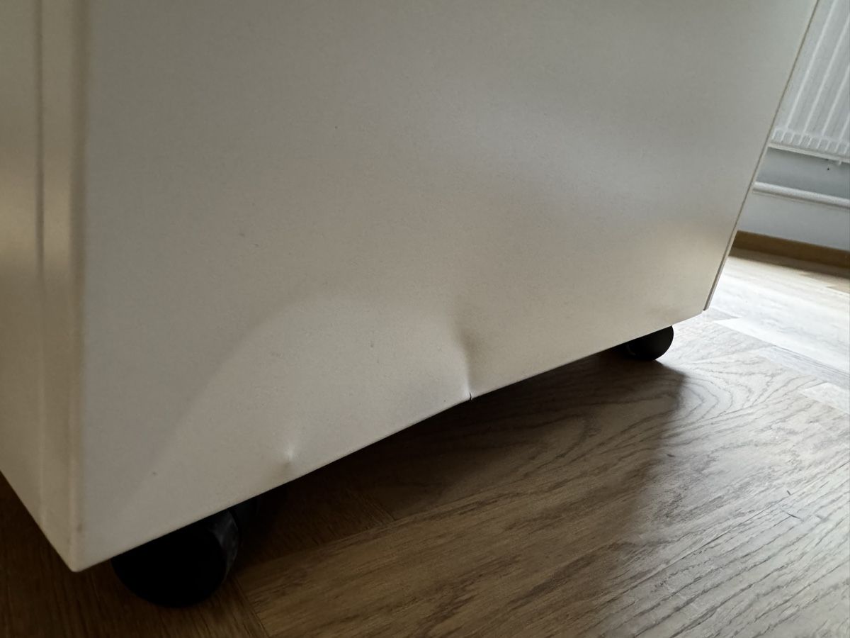 Scrivanie: Weisser Schreibtisch mit Rollcontainer – Usato da Berikon venduto da DCPro 4