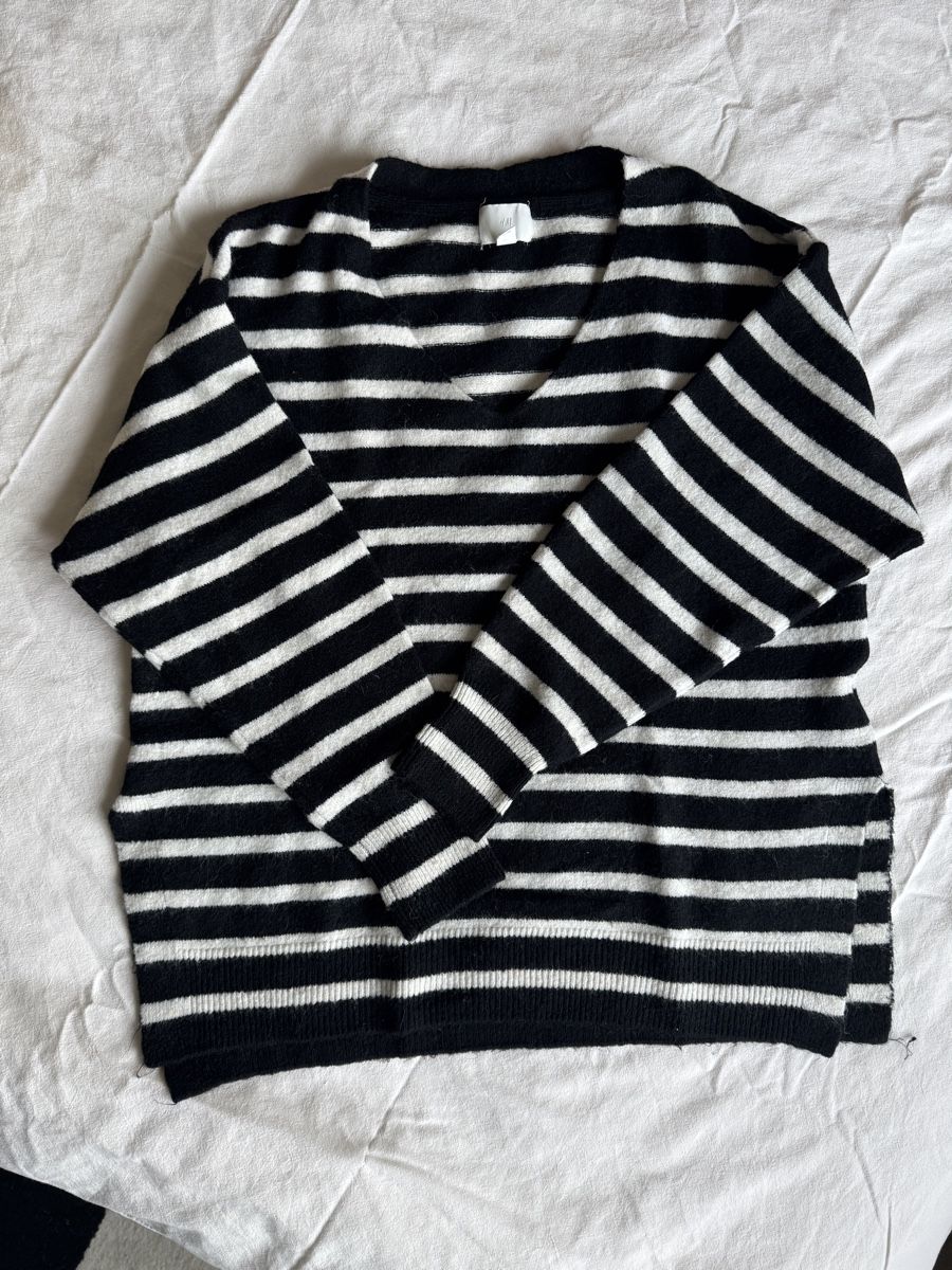 Maglioni & Felpe: Striped V-Neck Jumper - Size Medium – Usato da Effretikon venduto da expiredrice