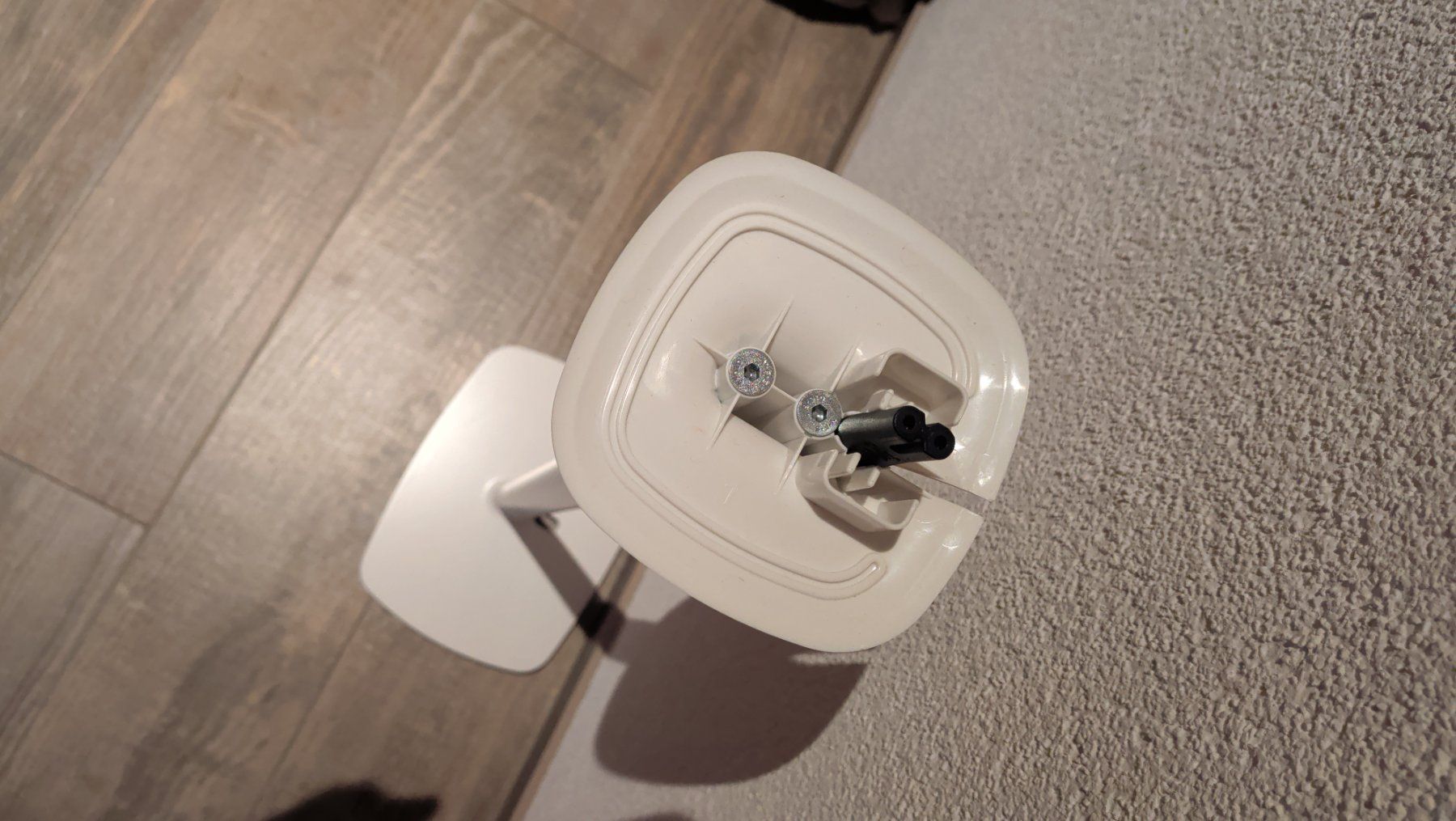 Supporti a parete: Flexson Standfuss – Usato da Brienz BE venduto da Muuddii 3