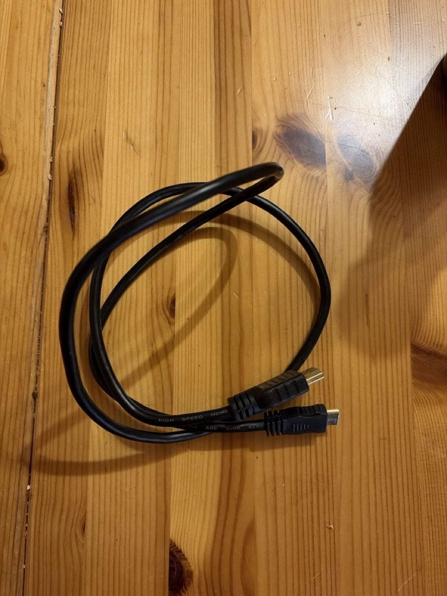 Cavi: HDMI to mini hdmi – Usato da Davos Platz venduto da jbarcik