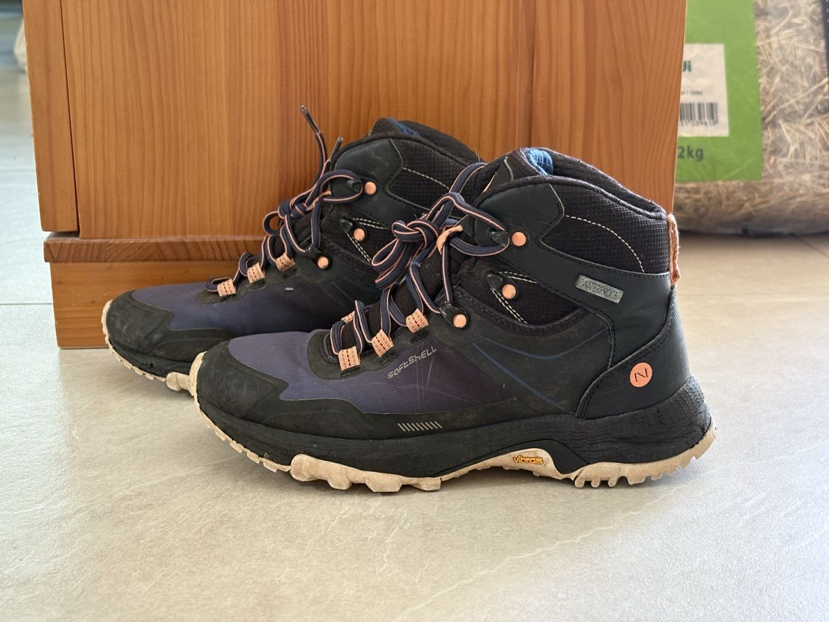 Damenschuhe: Wanderschuhe 46 Nord Damen Grösse 39 gebraucht – Gebraucht aus Würenlos von anx.ne