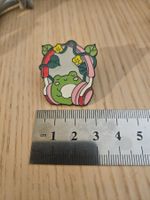 Frosch mit Kopfhörer - Pin Badge Anstecker