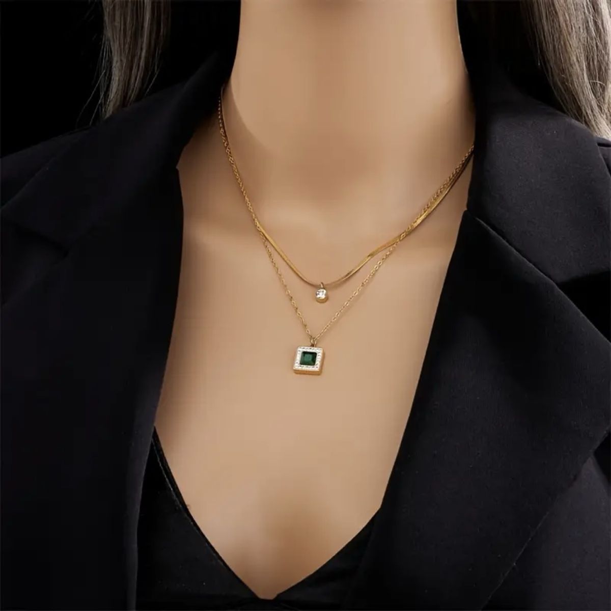 Catenine: Goldkette mit Anhänger, Smaragd , Doppelschichtkette – Nuovo e nell'imballaggio originale da Oberwangen TG venduto da Bash-B 3