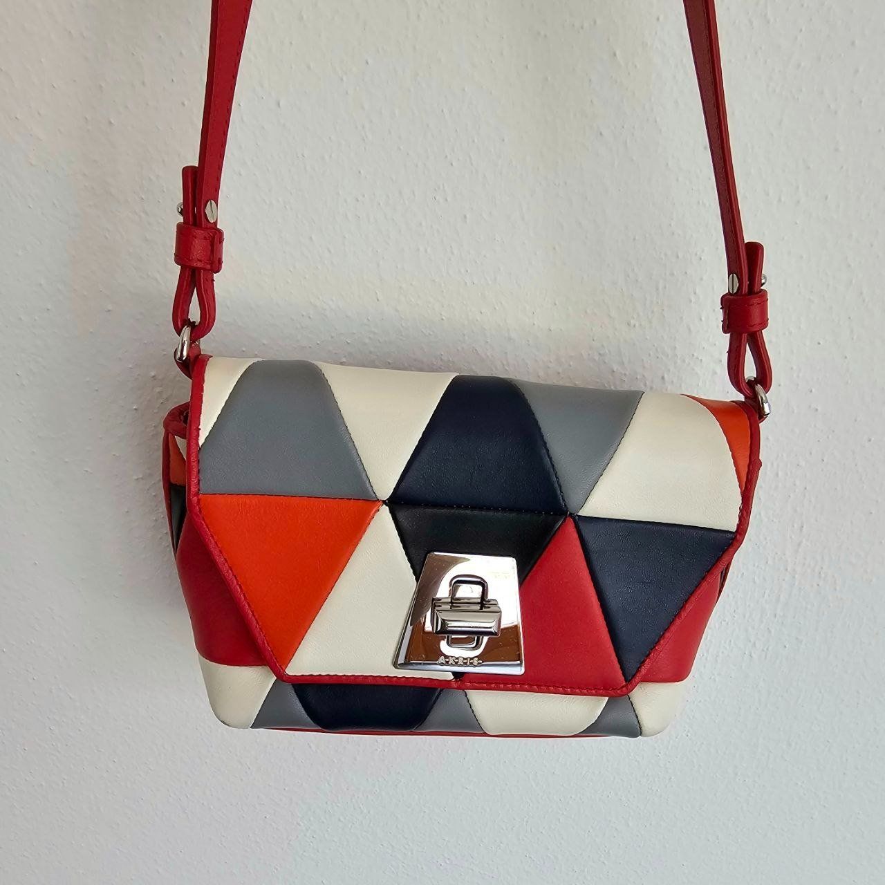 Akris Borse da donna: NEW AKRIS Anouk Little Day Triangle Shoulder Bag in patchwor – Nuovo (secondo la descrizione) da Origlio venduto da ann_q6qv 7