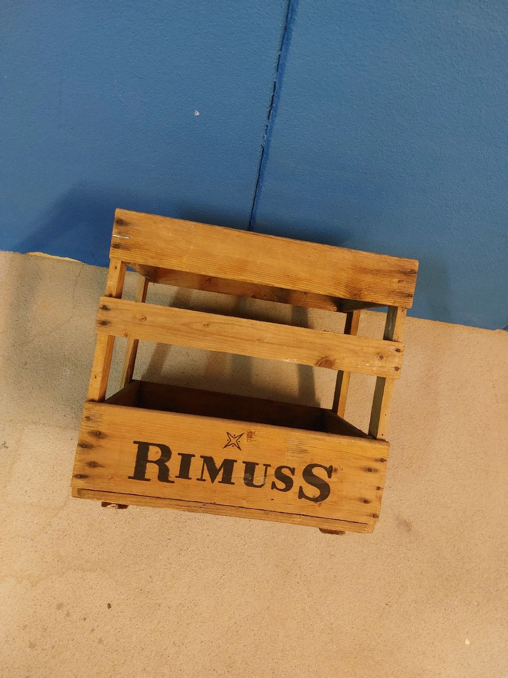 Transportkisten: Rimuss Holzharrasse – Gebraucht aus Luzern von Legomusegg