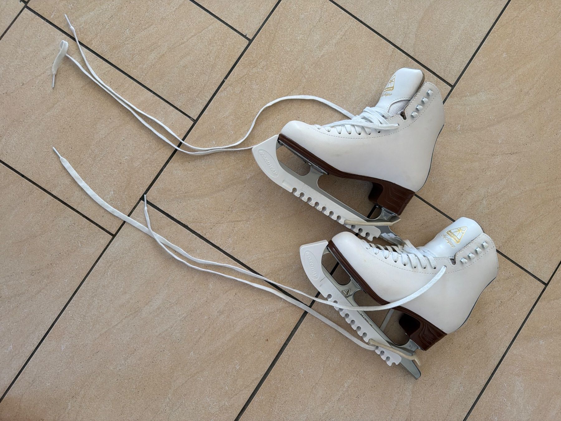 Pattini da ghiaccio: Schlittschuhe Risport Royal Pro – Usato da Volketswil venduto da markiza01