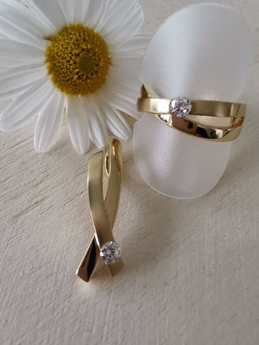 Altri gioielli: schlichtes 2-teiliges Set - 18Kt. GG mit Zirkonia – Nuovo e nell'imballaggio originale da Dierikon venduto da Vittorio57 1