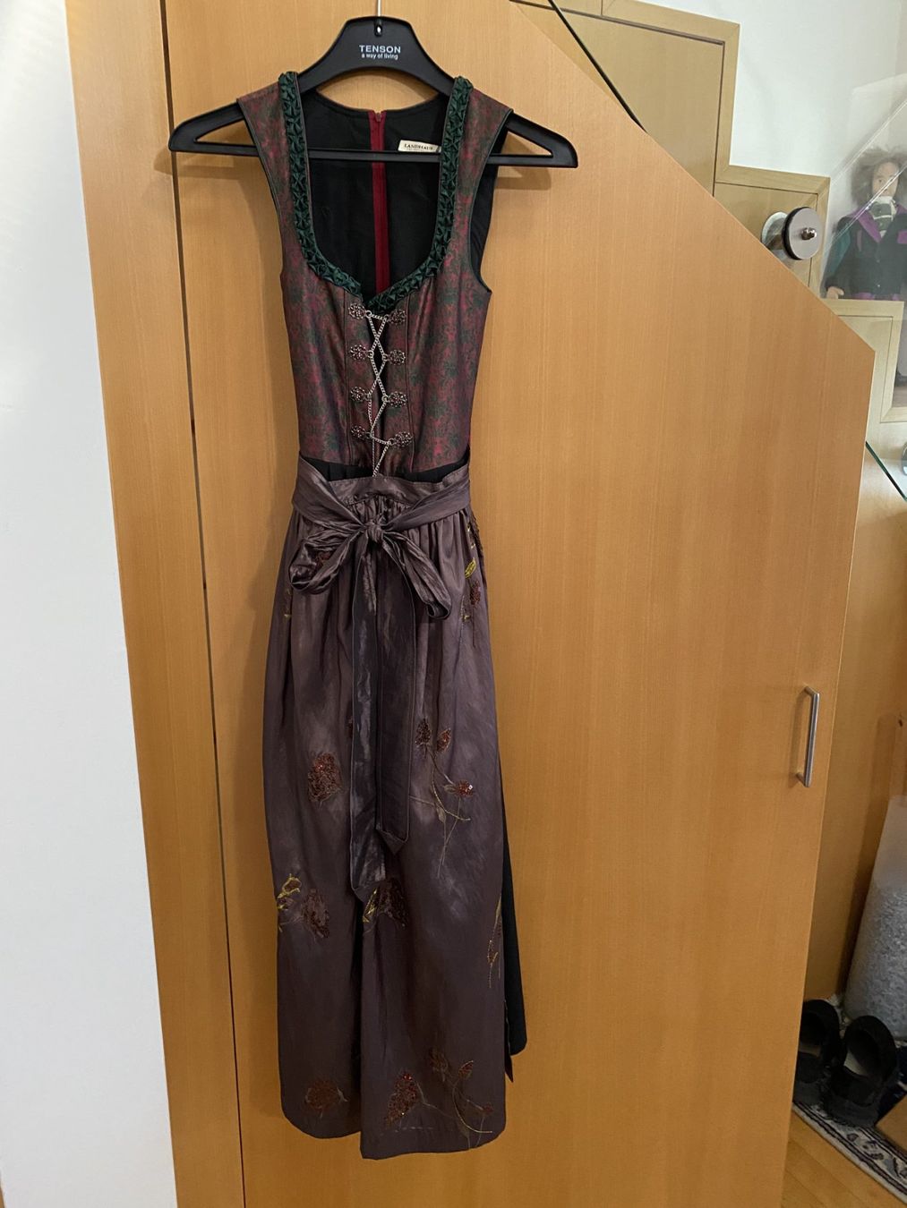 Vestiti: Dirndl lang inkl Bluse – Usato da Zürich venduto da Flums74