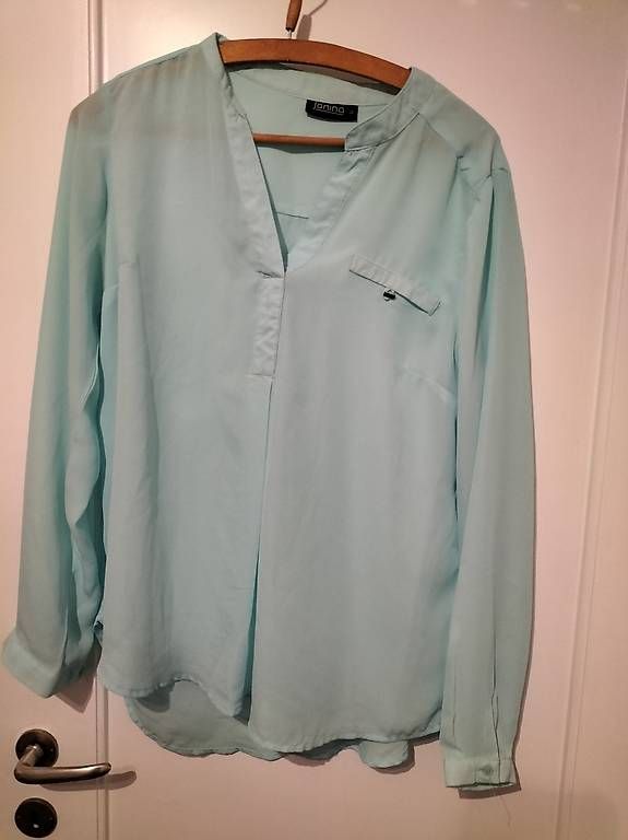Costumes: Bluse/Rock – D'occasion à Amriswil par cbe_cr6q 1