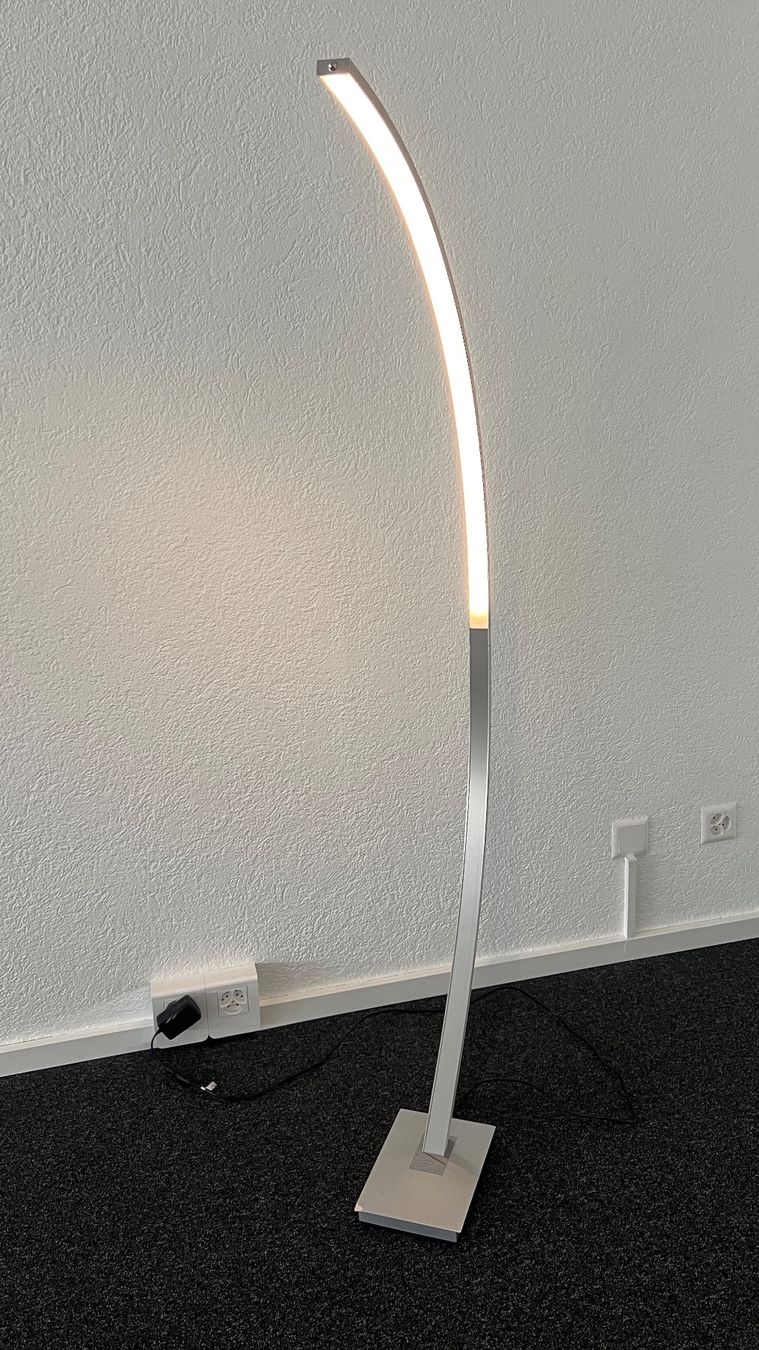 Lampade: LED Stehlampe, Bogenleuchte, dimmbar – Usato da Urtenen-Schönbühl venduto da MiMeBe 1