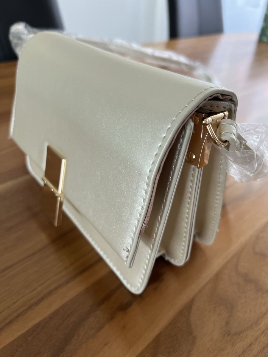 Sacs femmes: Abendtasche Gold – Neuf avec emballage d'origine à Russikon par Zimtchruesi 3