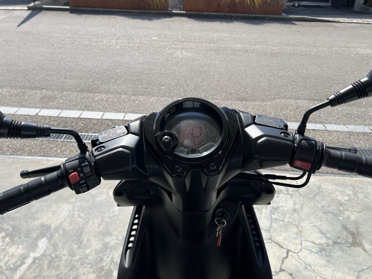 Yamaha Scooter: Yamaha Aerox 50 Roller, 2021 – Usato da Oensingen venduto da Pdealer 2