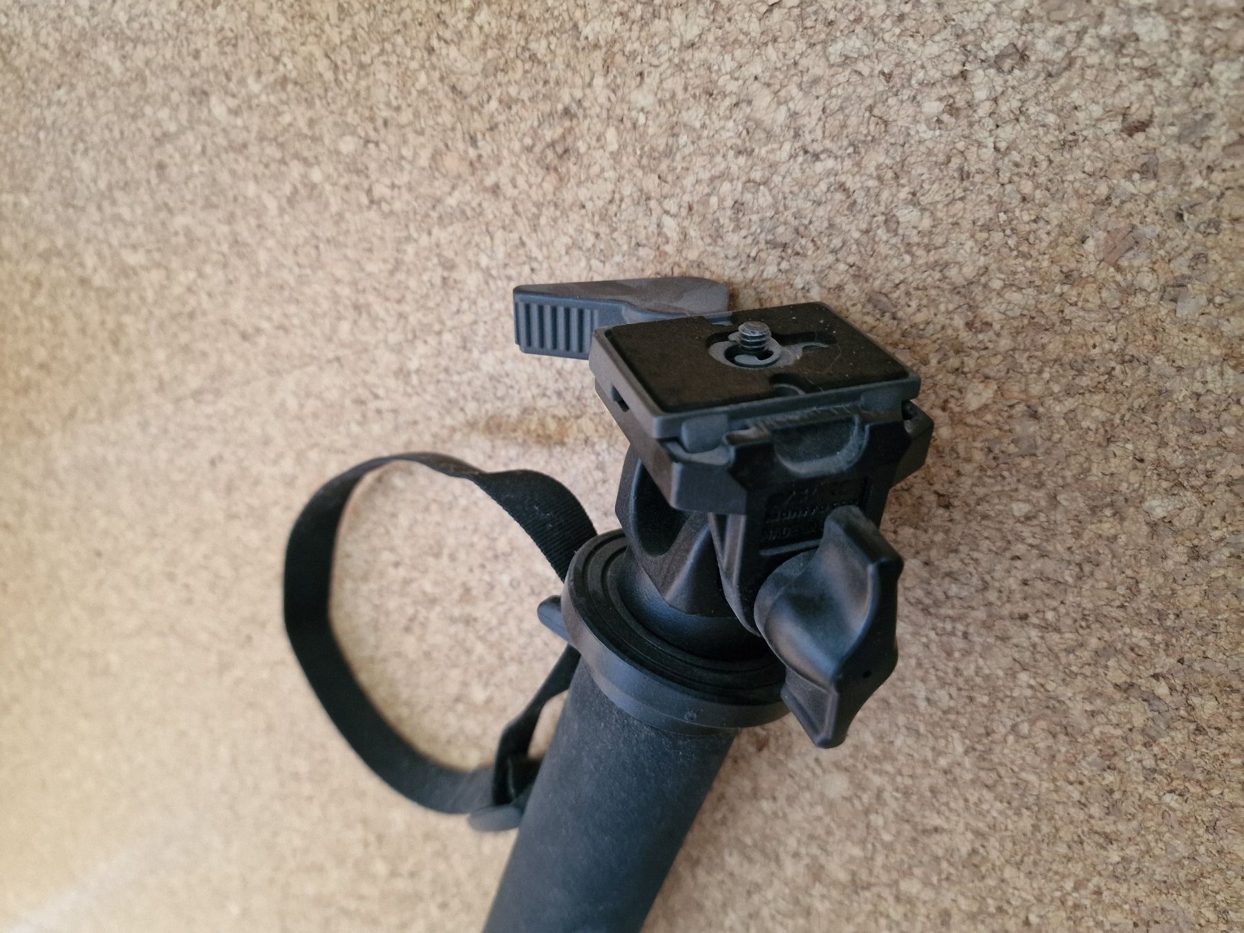 Manfrotto Stative & Köpfe: Manfrotto 680B Einbeinstativ mit Schnellwechselplatte – Gebraucht aus APPENZELL von heidi014 1