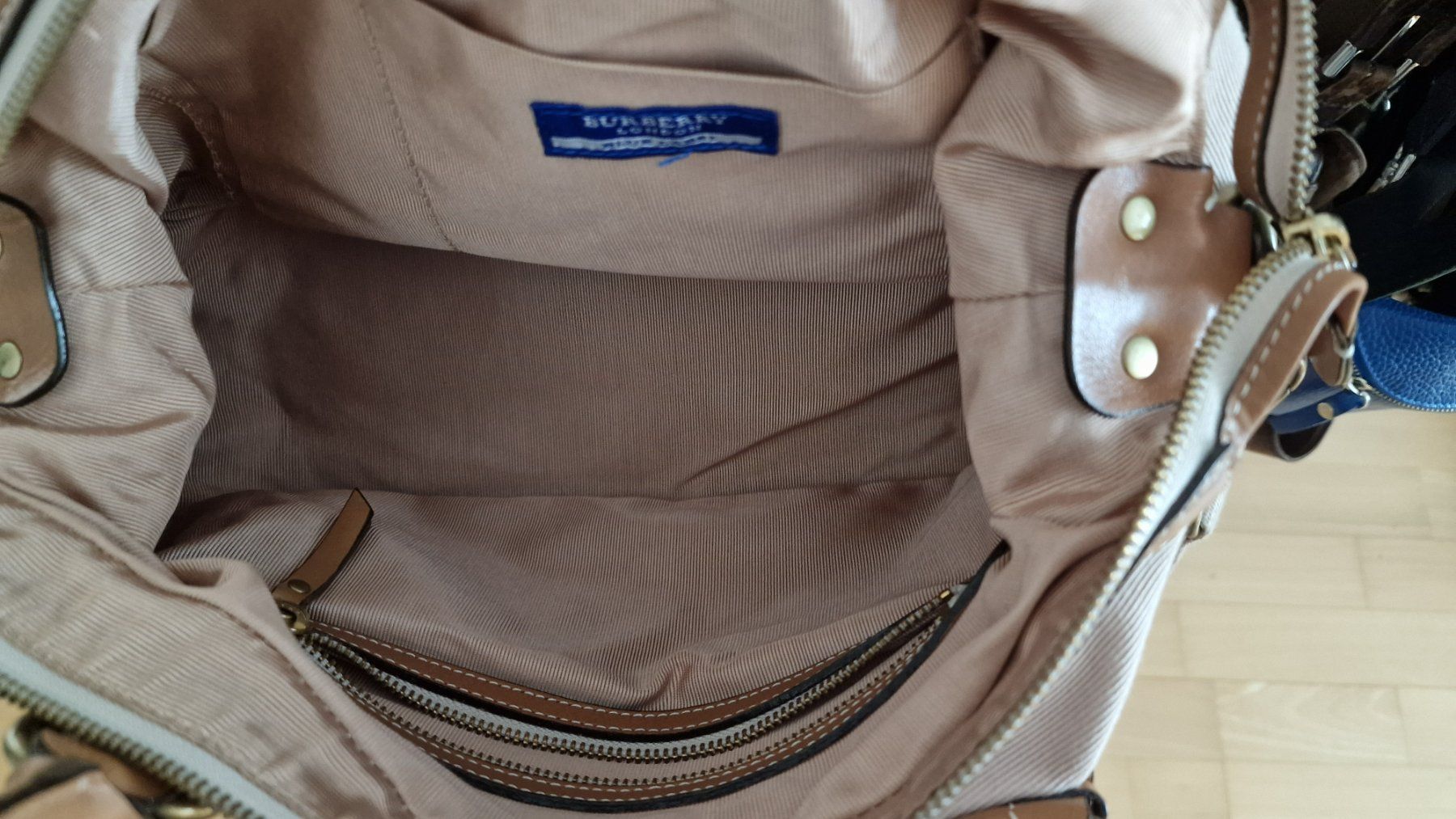 Burberry Altro in  Abbigliamento & Accessori: Original Burberry Umhängetasche – Nuovo (secondo la descrizione) da Nänikon venduto da Ticino555 3