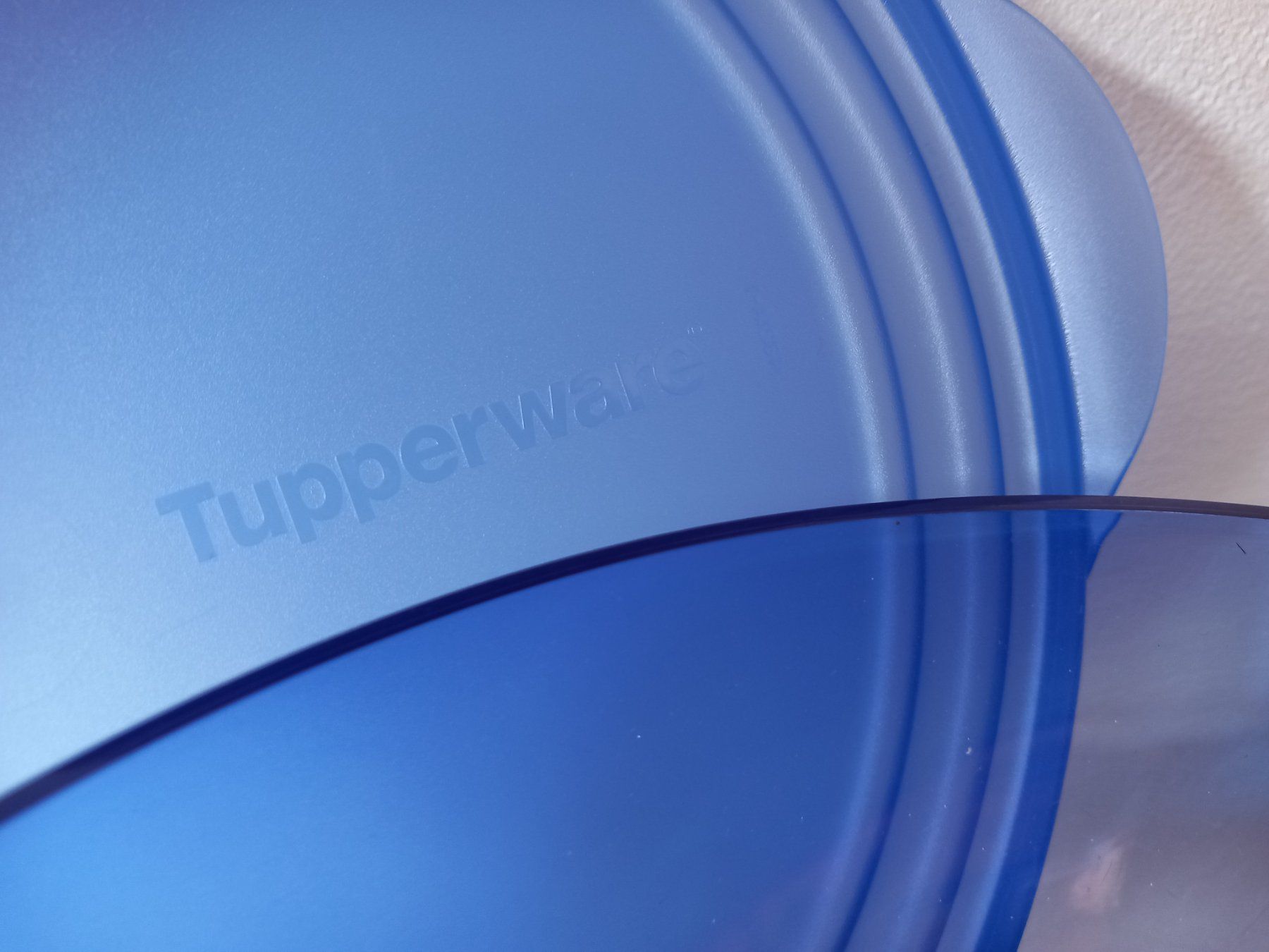 Schalen: Tupperware Eleganzia 4,6Liter – Gebraucht aus Nänikon von  1
