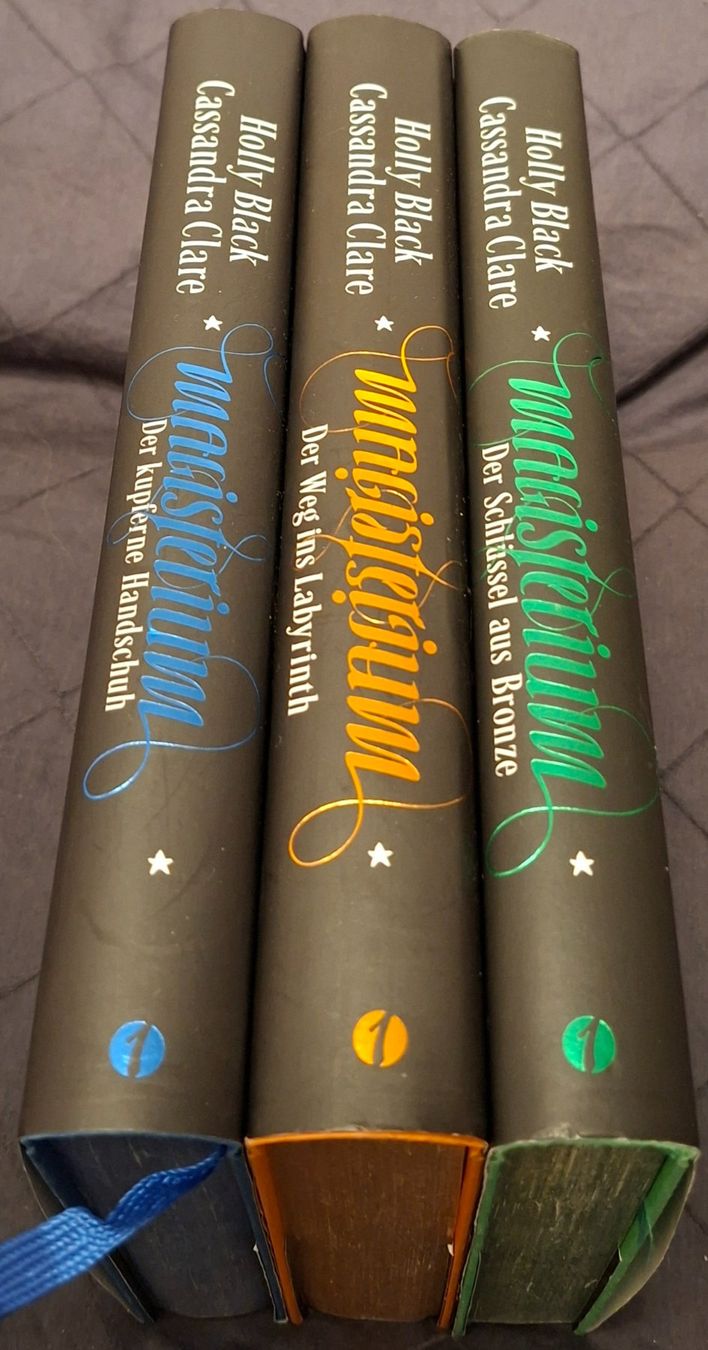 Bücher: Magisterium Band 1 - 3 – Gebraucht aus Birsfelden von leo_rws5 1
