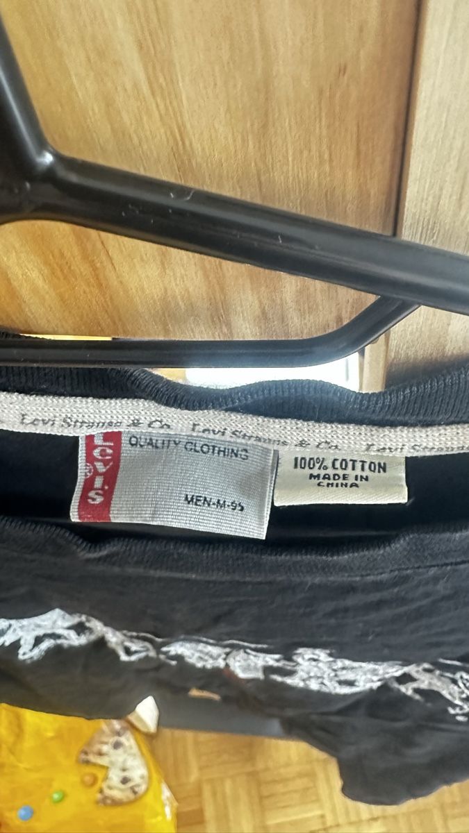 Maglioni & Felpe: Levi's / Schwarzes Sweatshirt – Usato da Herzogenbuchsee venduto da TCG-High-Quality 4