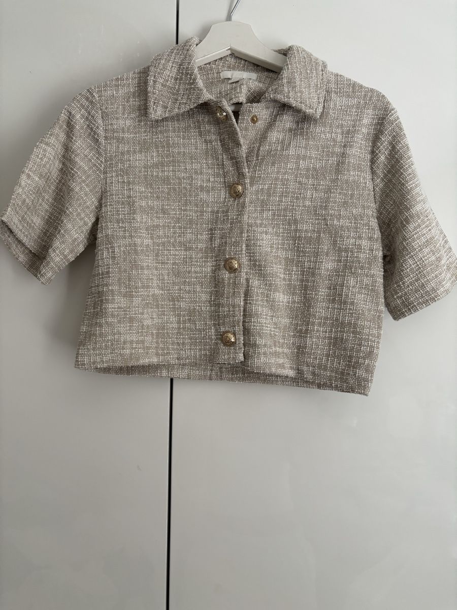H&M Kleiderpakete: Zwei Oberteile von h&m – Neu (gemäss Beschreibung) aus Biel/Bienne von adna.sc