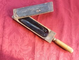 Rasoirs anciens de barbier, dans coffret d'origine !