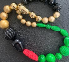 Kette aus Acrylperlen von Florian Ladstaetter/Beatica