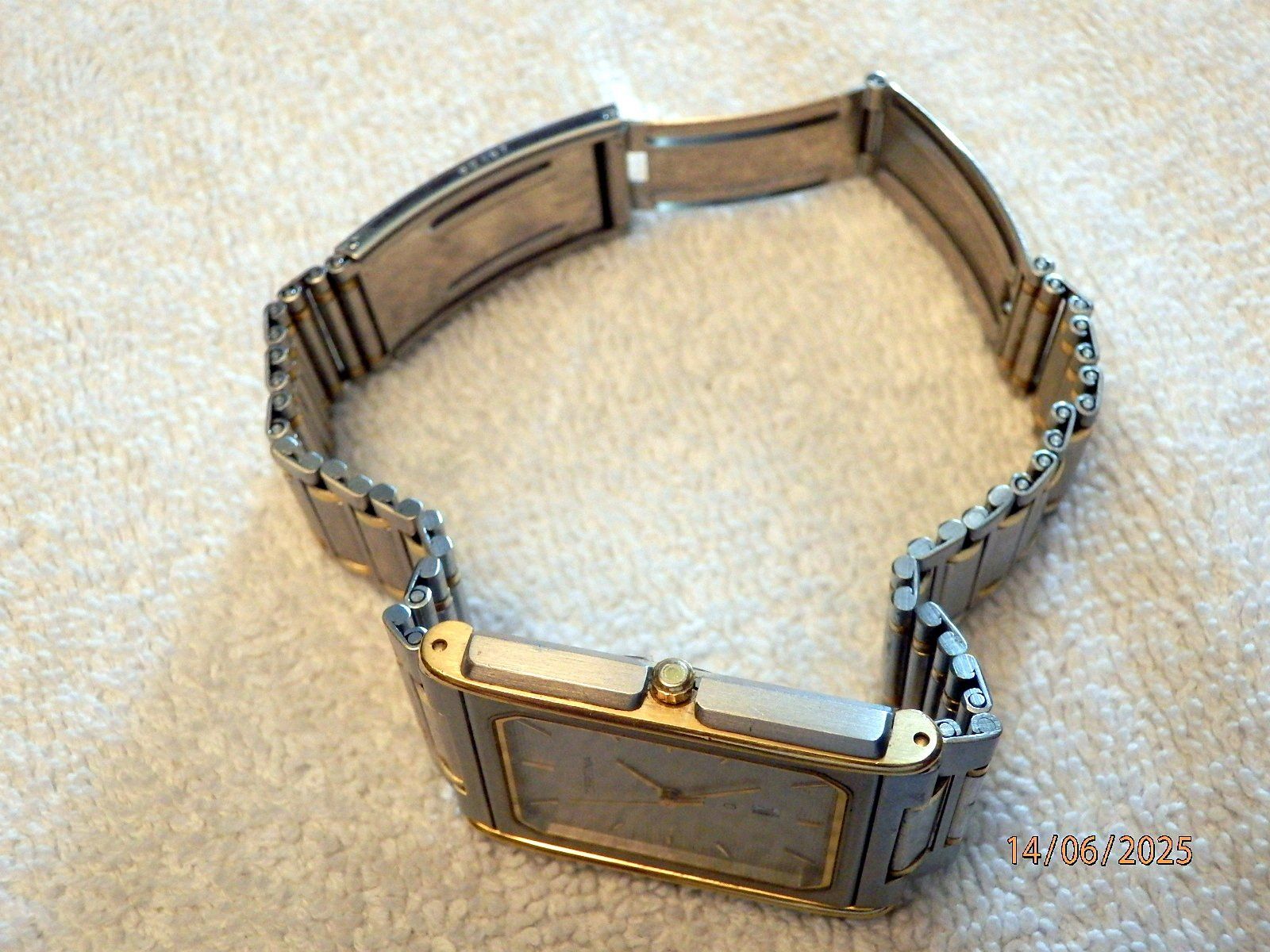 Certina Orologi: Certina, Quartz, Gehäuse + Armband mit Goldelemente, 27 x 37 – Usato da Ueberstorf venduto da dinbau 3