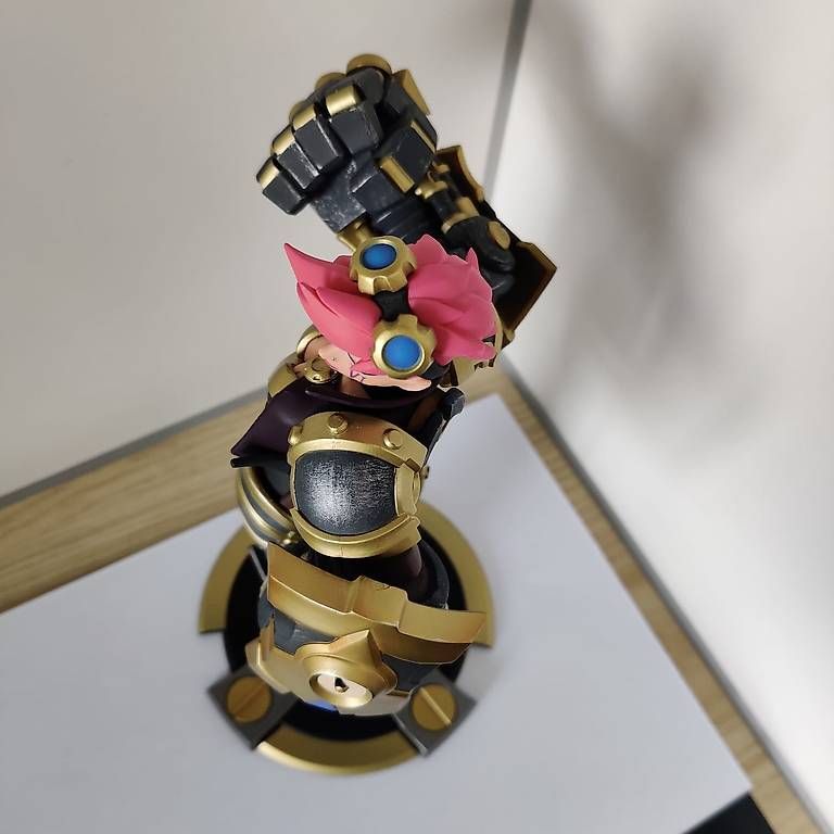 Statuette: VI unlocked Statue – Usato da Kaiseraugst venduto da RagingLobo 3