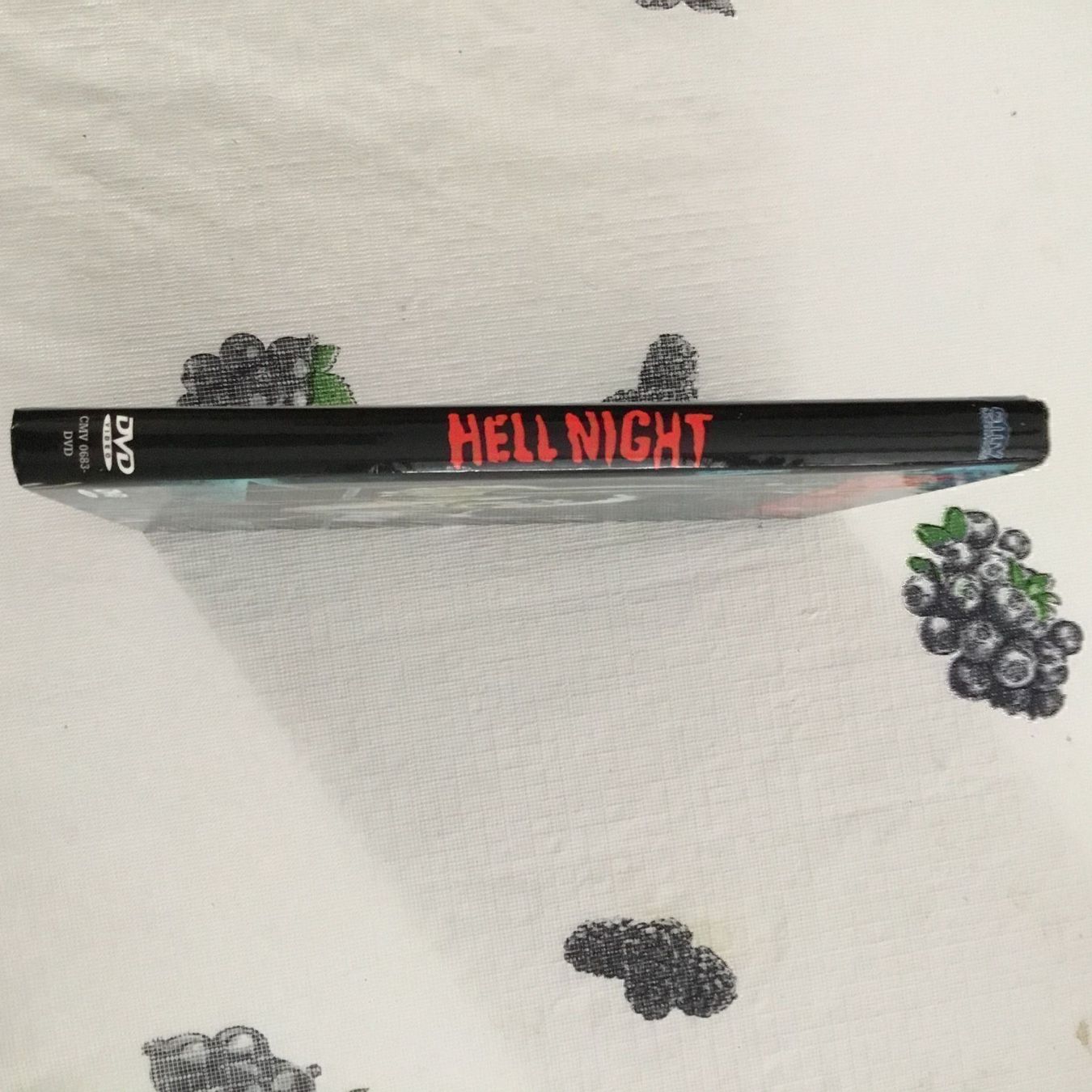 Tutti i DVDs: Hell Night kleine Hartbox  dvd – Usato da Blauen venduto da berlingo65 3