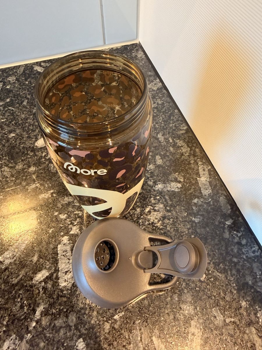 Borracce & Thermos: More Nutrition Shaker Romi x Emma Leo – Nuovo (secondo la descrizione) da Perlen venduto da weisse_blume123 2