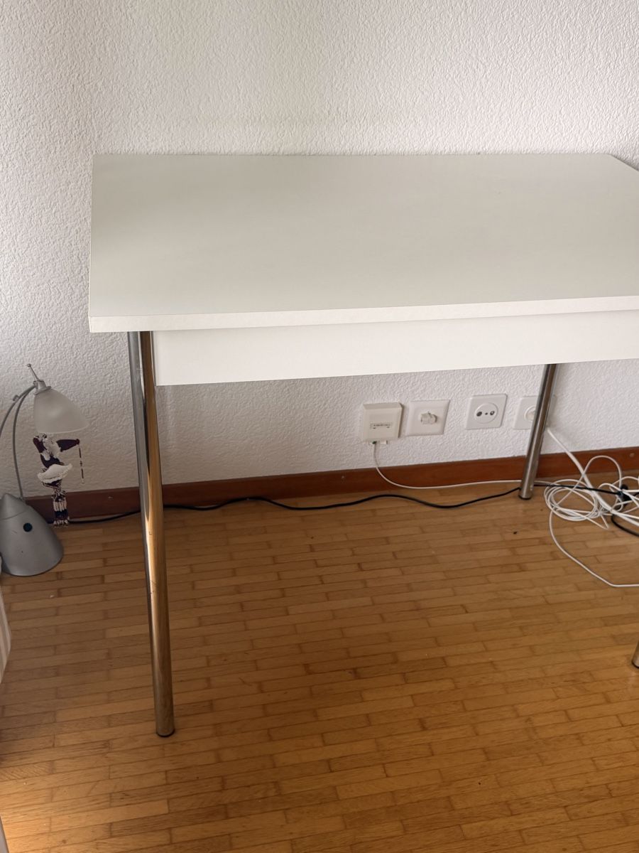 Bureaux: Vintage Tisch weiss  – D'occasion à Laupen BE par Lisafurby 1