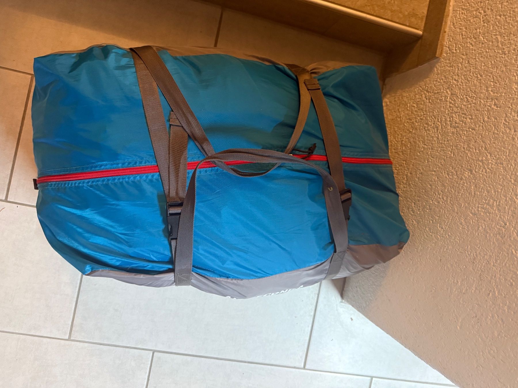 Decathlon Tentes: Aufblasbares Zelt Base XL – D'occasion à Frauenkappelen par 070179 1