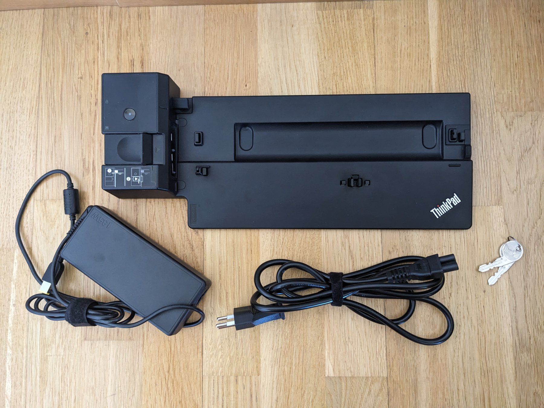 Lenovo Docking station: Lenovo ThinkPad Pro Dock with 135W adapter – Usato da Zürich venduto da mis_dg88