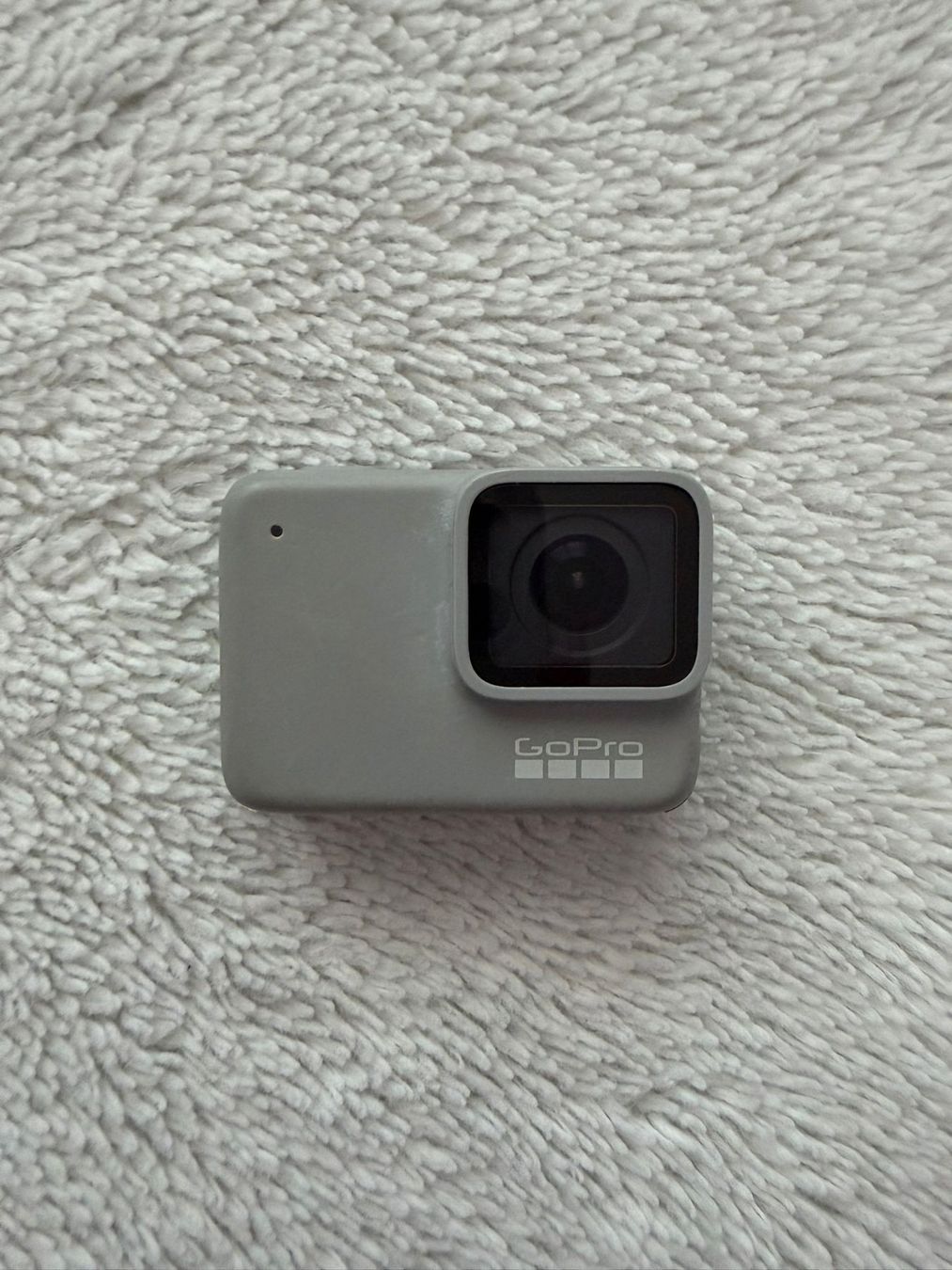 Gopro Action Cam: GoPro Hero 7 White – Usato da Au ZH venduto da bpu_sp7d