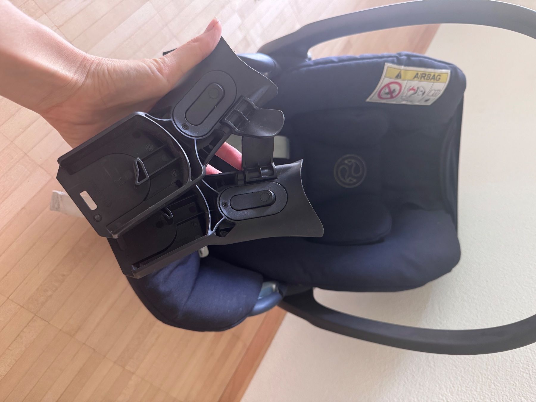 Cybex Seggiolini per auto: Cybex Cloud Z i-Size Babyschale mit Base Isofix – Usato da Zürich venduto da ber_bqk5 5