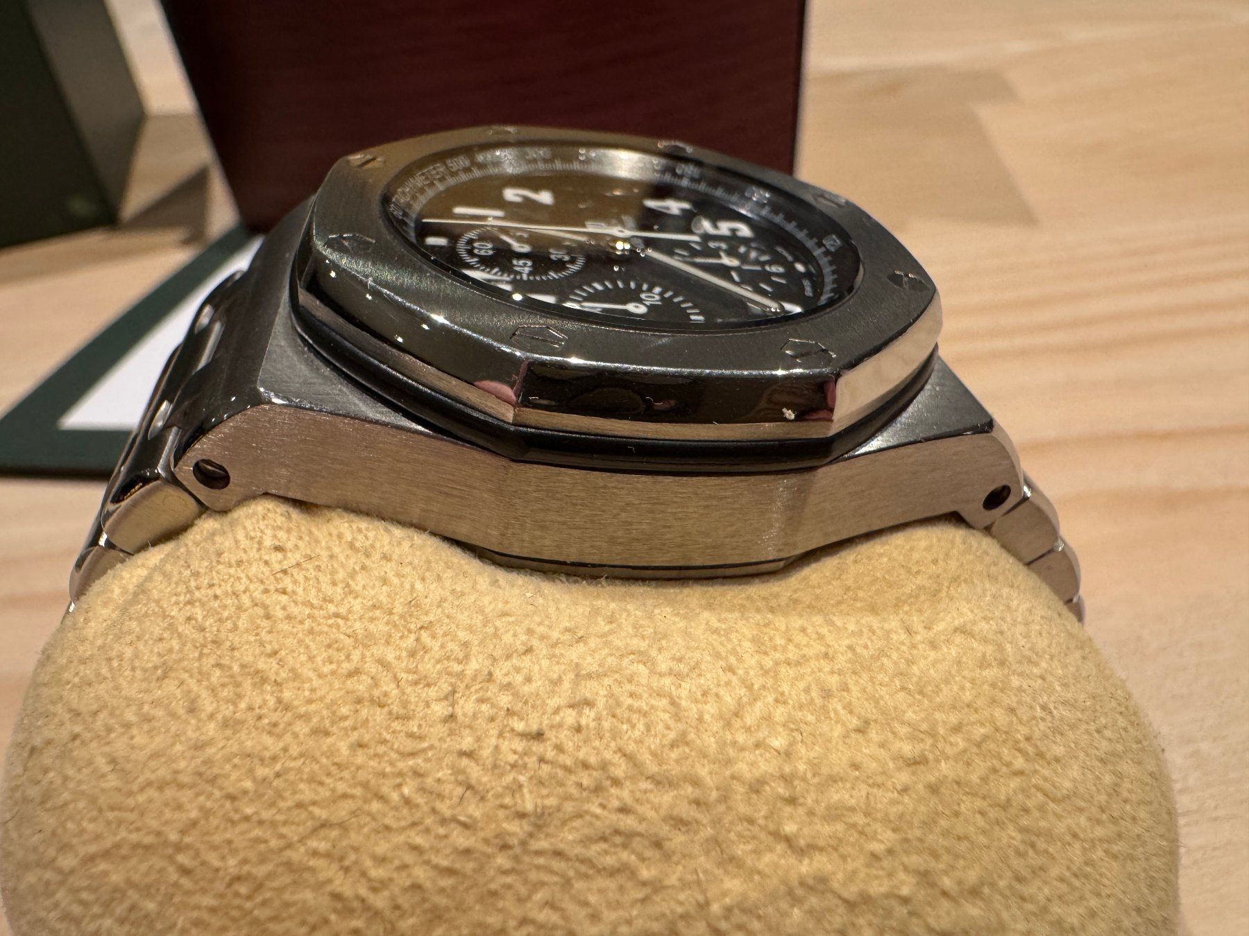 Audemars Piguet Orologi: Audemars Piguet Royal Oak Offshore Chronograph – Usato da Vuadens venduto da 0vomaltine 4