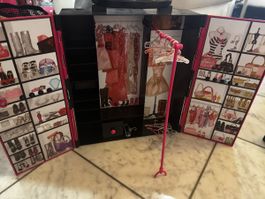 Barbie Kleiderschrank Koffer ab 9 fr
