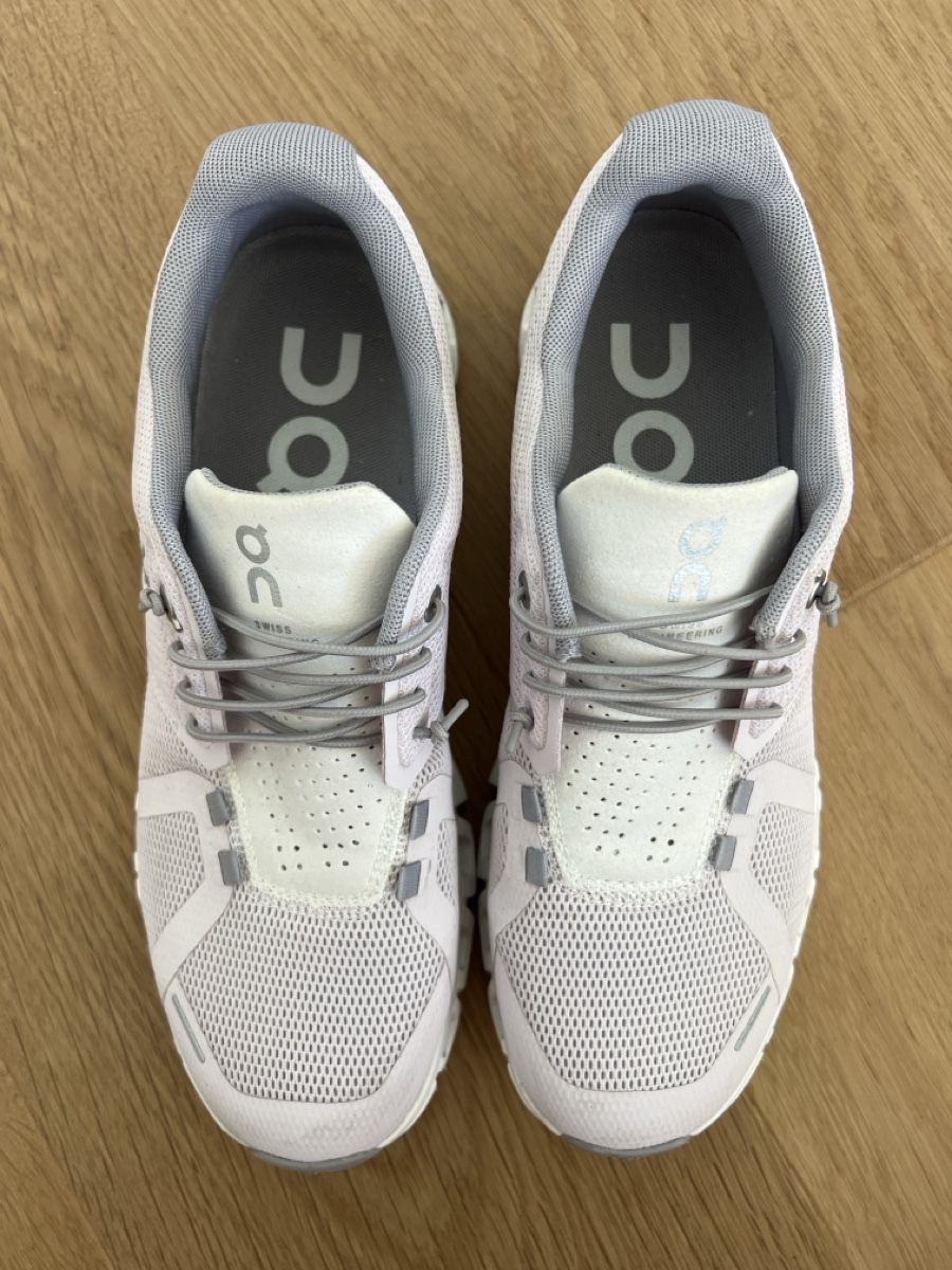 On Chaussures femmes: On Cloud Laufschuhe Damen Grösse 39 – D'occasion à Immensee par LizzaSch03 1